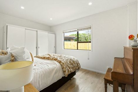 Photo of property in 18 Macnay Way, Murrays Bay, Auckland, 0630