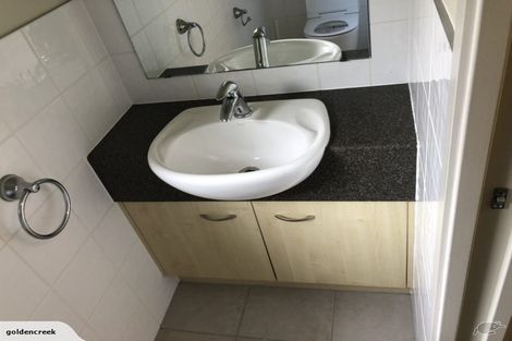 Photo of property in 11 Siena Place, Te Atatu Peninsula, Auckland, 0610