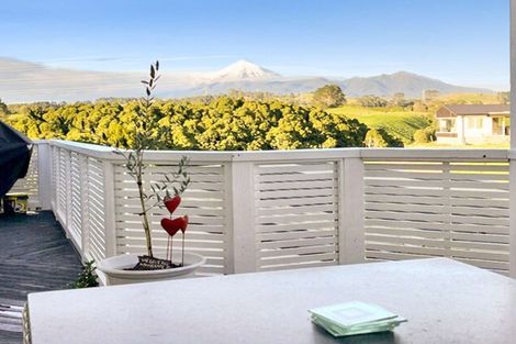 Photo of property in 12 Ash Place, Whalers Gate, New Plymouth, 4310