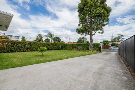 Photo of property in 13 Peachgrove Road, Te Atatu Peninsula, Auckland, 0610