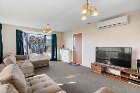 Photo of property in 2/136 Middlepark Road, Sockburn, Christchurch, 8042