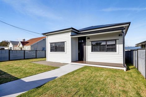 Photo of property in 42 Collins Street, Hawera, 4610