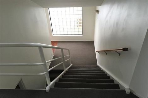 Photo of property in 2/5 Seaford Place, Murrays Bay, Auckland, 0630