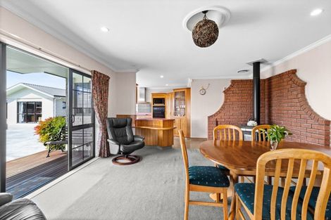 Photo of property in 128 Brookvale Road, Havelock North, 4130