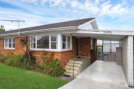 Photo of property in 2/62 Great South Road, Papatoetoe, Auckland, 2025