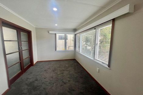Photo of property in 57 Beaubank Road, Kelston, Auckland, 0602