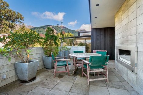 Photo of property in 44-46 Park Street, Queenstown, 9300