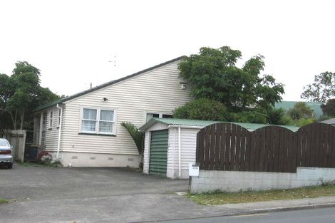 Photo of property in 222 Sunnynook Road, Totara Vale, Auckland, 0627