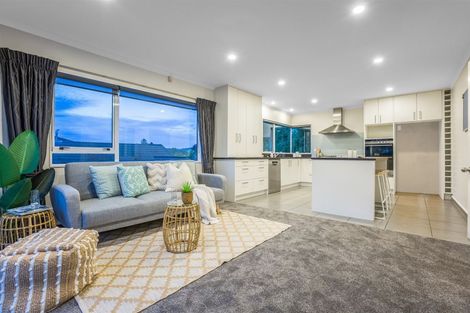 Photo of property in 44 Sailmaker Close, Whitby, Porirua, 5024