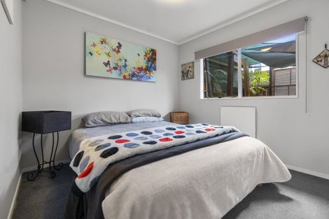 Photo of property in 2/46 Chippendale Crescent, Birkdale, Auckland, 0626