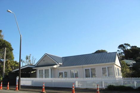 Photo of property in 28 Carrington Street, New Plymouth, 4310