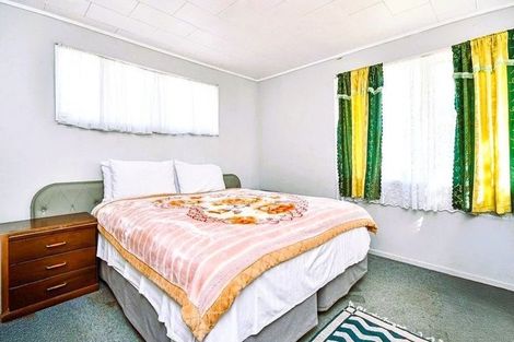Photo of property in 8 Staverton Crescent, Mangere, Auckland, 2022
