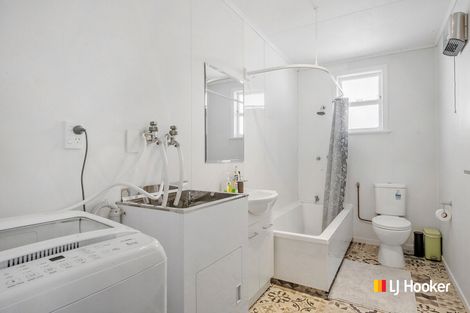 Photo of property in 23 Royal Crescent, Saint Kilda, Dunedin, 9012