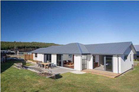 Photo of property in 43 Minaret Ridge, Wanaka, 9305