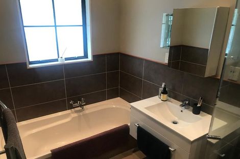 Photo of property in 22 Evesham Place, Newlands, Wellington, 6037