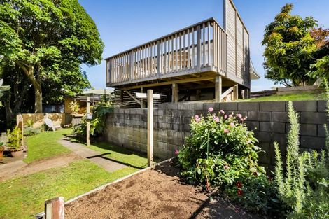 Photo of property in 17d Manu Crescent, Upper Vogeltown, New Plymouth, 4310
