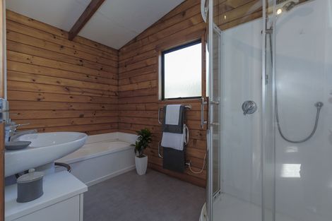 Photo of property in 16 Riverview Road, New Lynn, Auckland, 0600