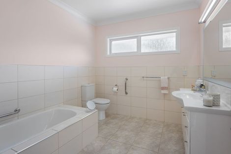 Photo of property in 51 Paul Faith Lane, Te Horo, Otaki, 5581