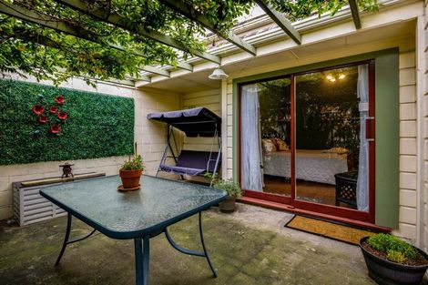 Photo of property in 237 South Road, Hawera, 4610