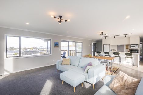 Photo of property in 15 Poplar Grove, Feilding, 4702