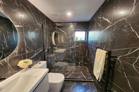 Photo of property in 278a Glenvar Road, Torbay, Auckland, 0630