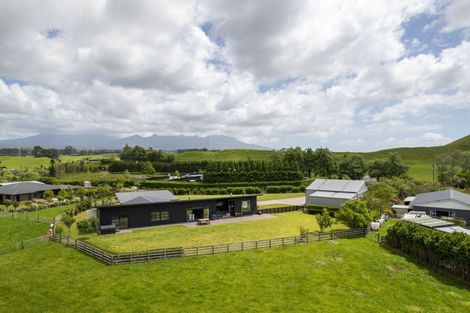 Photo of property in 13 Thomason Road, Egmont Village, New Plymouth, 4371