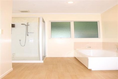 Photo of property in 2/17 Havenwood Place, Birkenhead, Auckland, 0626