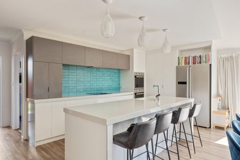 Photo of property in 2a Portland Drive, Highlands Park, New Plymouth, 4312