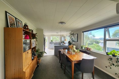 Photo of property in 14 Mills Road, Brooklyn, Wellington, 6021