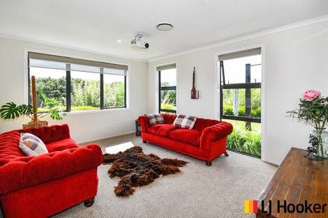 Photo of property in 14 Dame Nganeko Drive, Glenbrook, Waiuku, 2681