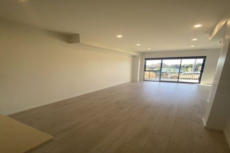 Photo of property in 2/39 Renata Crescent, Te Atatu Peninsula, Auckland, 0610