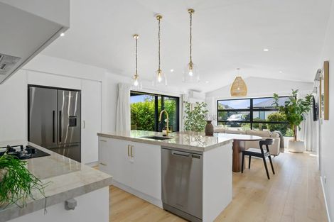 Photo of property in 18a Rose Leigh Drive, Cambridge, 3434