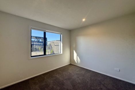 Photo of property in 1/506 Glenfield Road, Bayview, Auckland, 0629