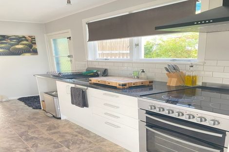 Photo of property in 5 Hartley Terrace, Massey, Auckland, 0614