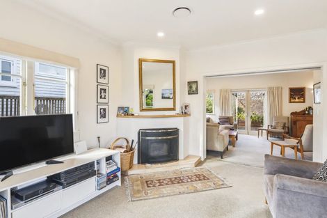 Photo of property in 43 Golf Road, Paraparaumu Beach, Paraparaumu, 5032