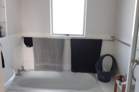 Photo of property in 11 Henry Curd Terrace, Pukekohe, 2120