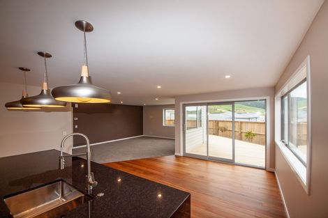 Photo of property in 166 Amesbury Drive, Churton Park, Wellington, 6037