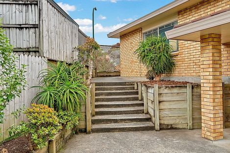 Photo of property in 23 Ginders Drive, Massey, Auckland, 0614