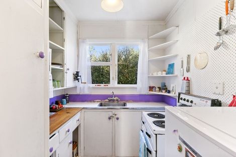 Photo of property in 24 Hudson Street, Island Bay, Wellington, 6023