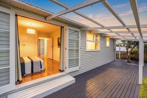 Photo of property in 2/13 Tilden Avenue, Hillcrest, Auckland, 0627