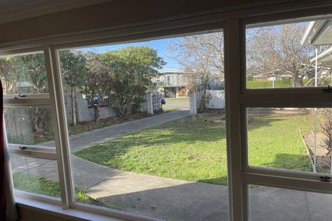 Photo of property in 17 Oakfield Street, Burnside, Christchurch, 8053
