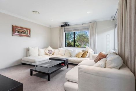 Photo of property in 35 Holdens Road, Henderson, Auckland, 0612