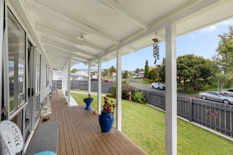 Photo of property in 6 Milsom Place, Te Puke, 3119