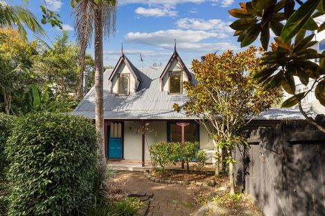 Photo of property in 14b South Lynn Road, Titirangi, Auckland, 0604