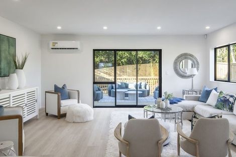 Photo of property in 4/9 Rengarenga Rise, Fairview Heights, Auckland, 0632