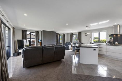 Photo of property in 9 Huetu Place, Bell Block, New Plymouth, 4312