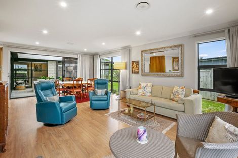 Photo of property in 10 Francis Douglas Drive, Westown, New Plymouth, 4310