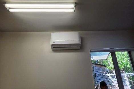 Photo of property in 5 Hazel Glen, Bayview, Auckland, 0629