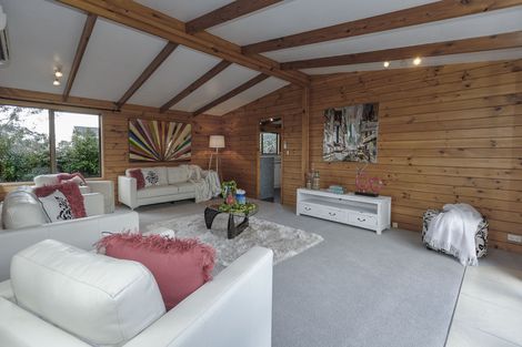 Photo of property in 16 Riverview Road, New Lynn, Auckland, 0600