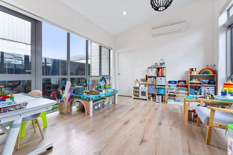 Photo of property in 33 Kanuka Road, Hobsonville, Auckland, 0616